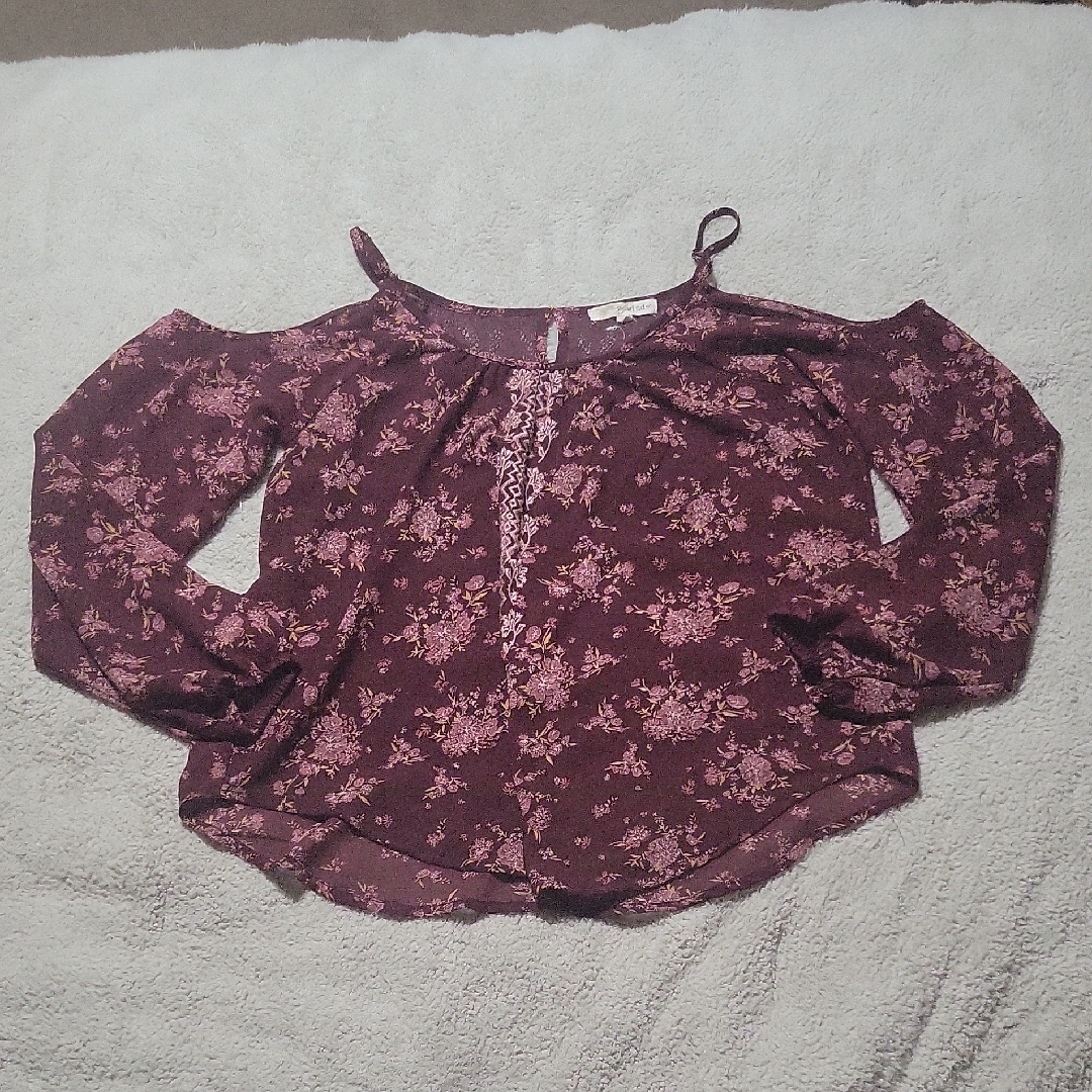 Rewind Burgundy Cold Shoulder Blouse Sz Large